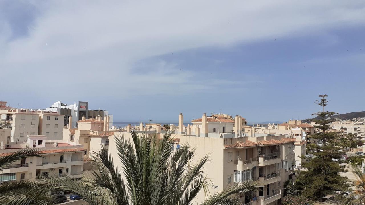 Apartamento Amplío piso al lado de la playa en Nerja Exterior foto