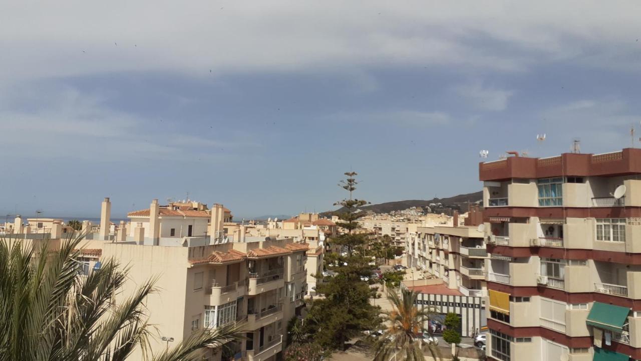 Apartamento Amplío piso al lado de la playa en Nerja Exterior foto