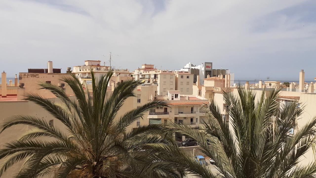 Apartamento Amplío piso al lado de la playa en Nerja Exterior foto